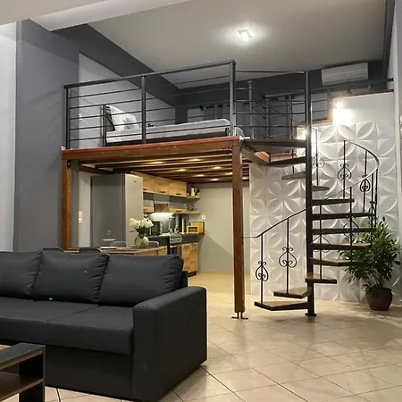 Felicia's House Agria