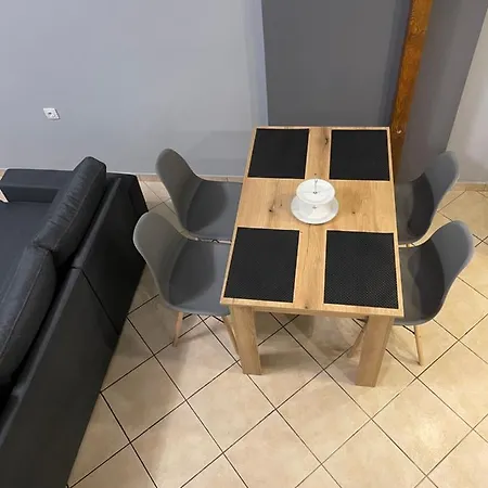 Felicia's House Agria